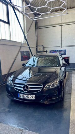 Bild des Angebotes Mercedes-Benz E 350 Mercedes-Benz E 350 d BlueTEC 4MATIC Kombi | LED I
