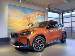 Bild des Angebotes BMW iX1 xDr.30 xLine ACC+HUD+HARM+LEDer+SPUR+19*+AL