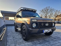 Bild des Angebotes Lada Taiga Basis 4x4 Neuwagenzustand aus 2.Hand