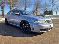 Bild des Angebotes Audi RS4 quattro KERAMIKBREMSE*20"*Carbon*Navi*