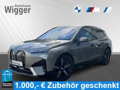 Bild des Angebotes BMW iX xDrive50/Sportpaket/HUD/AHK/Panoramadach/h&k