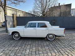 Bild des Angebotes Peugeot 404 Super Luxe Automatique *Frame-off-Rest. in 2000