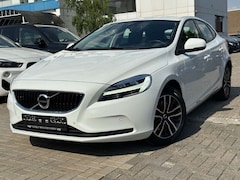 Bild des Angebotes Volvo V40 Momentum Mot. 2.0/Navi/LED/1Hand/TOP!