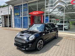 Bild des Angebotes MINI Cooper S Aut.-JCW-Navi-LED-Pano-Kamera