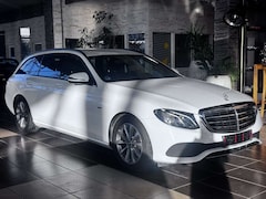 Bild des Angebotes Mercedes-Benz E 220 d Sport-Style-Paket R.Cam LED Luftferung