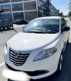 Lancia Ypsilon Y 1.2 16v Platino