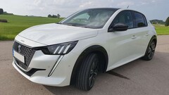 Bild des Angebotes Peugeot e-208 GT Pano + Navi + LED + SHZ + ACC
