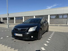 Bild des Angebotes Toyota Avensis Combi 2.2 D-4D Automatik Executive