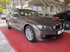 Bild des Angebotes BMW 318 d xDrive NAVI+BI-XENON+SPORT+KLIMA+1.HAND