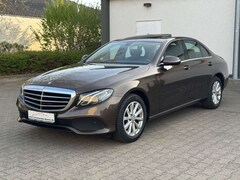 Bild des Angebotes Mercedes-Benz E 200 Lim. Automatik S-Dach Navi Xenon Kamera