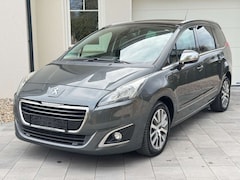 Bild des Angebotes Peugeot 5008 Allure 1.6 , Head-up, PDC, Navi, StHz, Pano