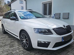 Bild des Angebotes Skoda Octavia Octavia III Combi 2.0 TSI  DSG RS