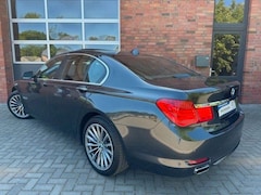 Bild des Angebotes BMW 750 i xDrive,DACH,360 KAM,SOFTCLOSE,XENON,HEAD-UP