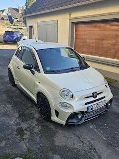 Bild des Angebotes Abarth 500 1.4 16v t. t-jet Custom s/xeno c/sens.p. 135cv