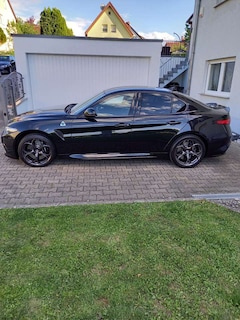 Bild des Angebotes Alfa Romeo Giulia 2.9 V6 Bi-Turbo Quadrifoglio
