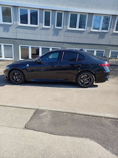 Bild des Angebotes Alfa Romeo Giulia 2.9 V6 Bi-Turbo Quadrifoglio