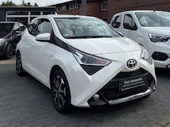 Bild des Angebotes Toyota Aygo x-play Team D