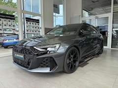 Bild des Angebotes Audi RS3 2.5TFSI*KERAMIK,PANO,AGA,MATRIX,SONOS,290KM/H*