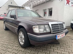Bild des Angebotes Mercedes-Benz 300 D*Automatik*Servo*Guter Zustand*6 Zylinder