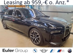 Bild des Angebotes BMW 740 d xDrive M Sport PanoSky StHzg IconGl Aktivlenkung