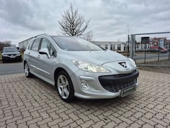 Bild des Angebotes Peugeot 308 SW Platinum/Automatik/Nav/Xenon/PDC/AHK/Pano