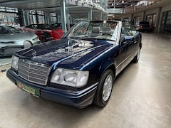 Bild des Angebotes Mercedes-Benz 220 Cabrio