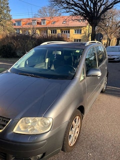 Bild des Angebotes VW Touran 2.0 FSI Highline