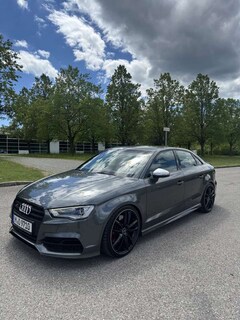 Bild des Angebotes Audi S3 Limousine S tronic quattro - 8-fach bereift