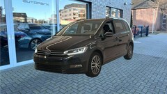 Bild des Angebotes VW Touran Business AHK STDHZ PANO DYNAUDIO EASYOPEN