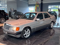 Mercedes-Benz 190 E W201 AMG 3.2l 1of39 Sportsitze vo+hi Klima