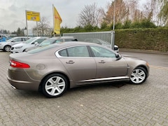 Bild des Angebotes Jaguar XF 3.0 D V6 *NAVI*LEDER*LED*ALU*KAMERA*SHZ