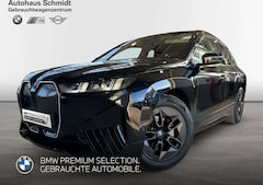 Bild des Angebotes BMW iX xDrive45 604€ netto/mtl.*LC Prof.*HUD*AHK*H/K*Adap