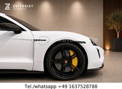 Bild des Angebotes Porsche Taycan Turbo S*CARBON*HUD*PCCB*V-MAX*