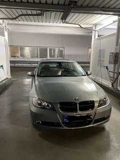 Bild des Angebotes BMW 320 320i