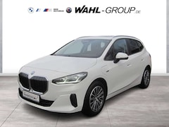 Bild des Angebotes BMW 225 e xDrive ACTIVE TOURER NAVI LED PANO SHZG DAB KOMF