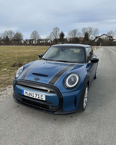 Bild des Angebotes MINI Cooper SE LHZ SHZ Comf Garantie Kamera Island Blue