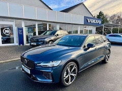 Bild des Angebotes Volvo V60 T6 AWD Recharge Plug-In Hybrid  Plus Dark