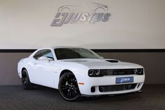 Bild des Angebotes Dodge Challenger 5.7 R/T/SHZ/TEMP/MFL/BTH/AMBIE/R20
