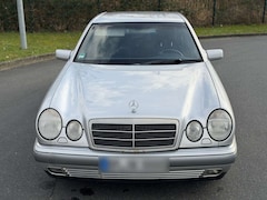 Mercedes-Benz E 280 4-Matic Elegance