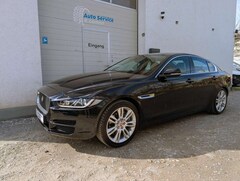 Bild des Angebotes Jaguar XE 2.0T /Automatik/Leder/Navi/Xenon/AHK/Meridian