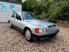 Bild des Angebotes Mercedes-Benz 190 E 1,8 Autom + Klima + Rentner + H-Kennzeichen