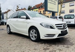 Bild des Angebotes Mercedes-Benz B 180 Bi-Xenon Navi Leder Harman Kardon SHZG AHK