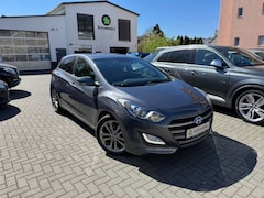 Bild des Angebotes Hyundai i30 blue Passion*NAVI*SHZ*PDC*KAM*TEMP*4S-REIFEN