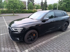 Bild des Angebotes Audi e-tron Exklusiver Audi e-tron advanced 55 HUD Luftfahrwerk LED 8 Räder