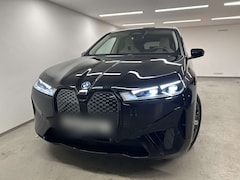 Bild des Angebotes BMW iX xDrive40 Sportpaket PA. Plus Head-Up Harman/Kardon