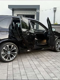 Bild des Angebotes BMW X5 M M50d Sport-Aut.