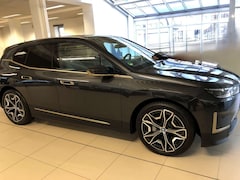 Bild des Angebotes BMW iX iX xDrive40 Laser Panorama Head-Up AHK Soft-Close