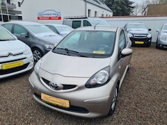 Bild des Angebotes Toyota Aygo Aygo Sondermodell CKin2U "Calvin Klein" Leder