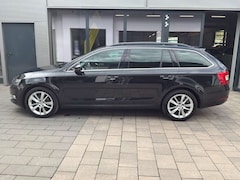 Bild des Angebotes Skoda Octavia Combi Style+AHK+DSG+NAVI+LED+CARPLAY