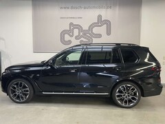 Bild des Angebotes BMW X7 xDr. 40 d M Sport Pro/PANO/22´ ALU/Sky/Iconic